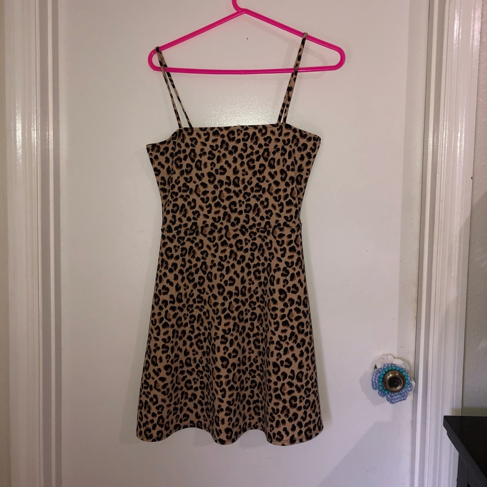 DIVIDED cheetah print dress